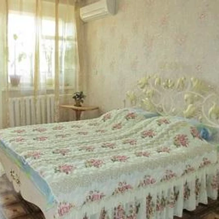 Жилье посуточно в Бердянске, центр, ул.Морская 21 - 1 комнатная