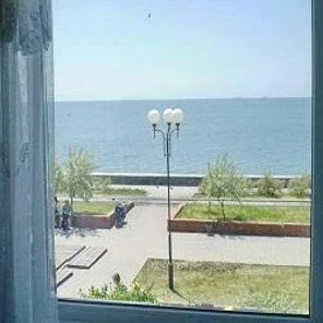 Бердянск квартира посуточно, набережная ул. Горького 43